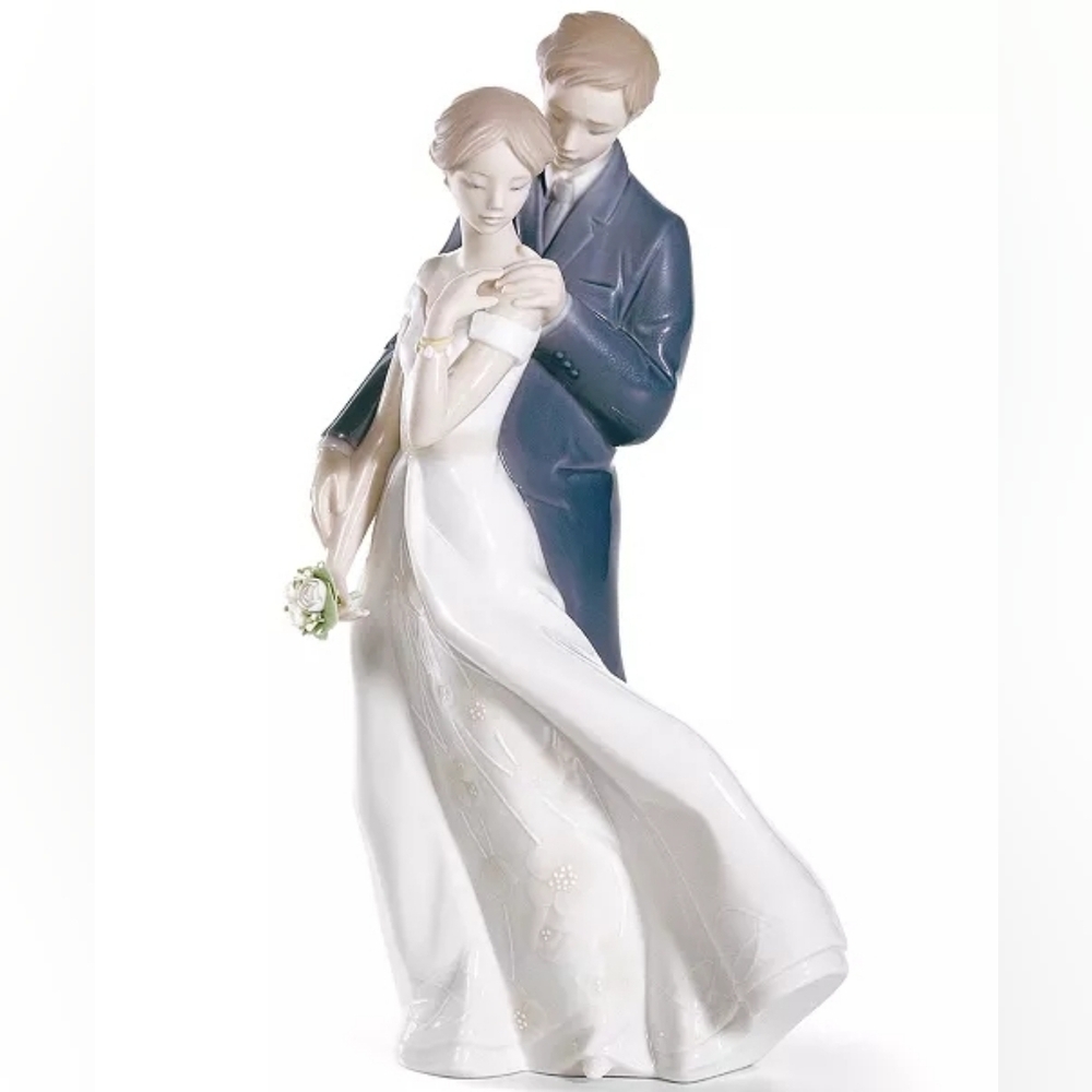 LlADRO PORCELAIN EVERLASTING LOVE Figurine, PERFECT Shape